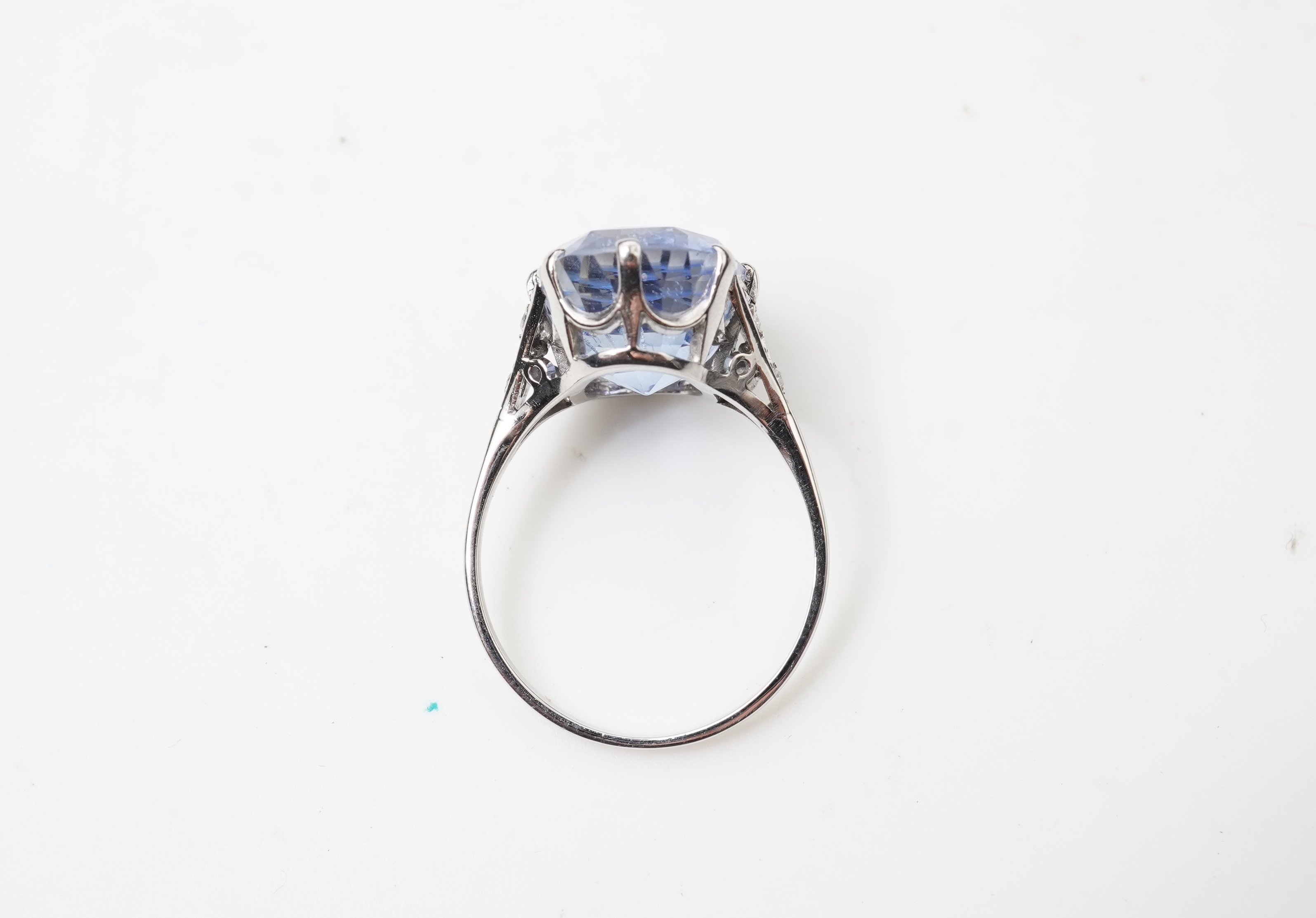 An attractive sapphire and diamond ring, early 20th century